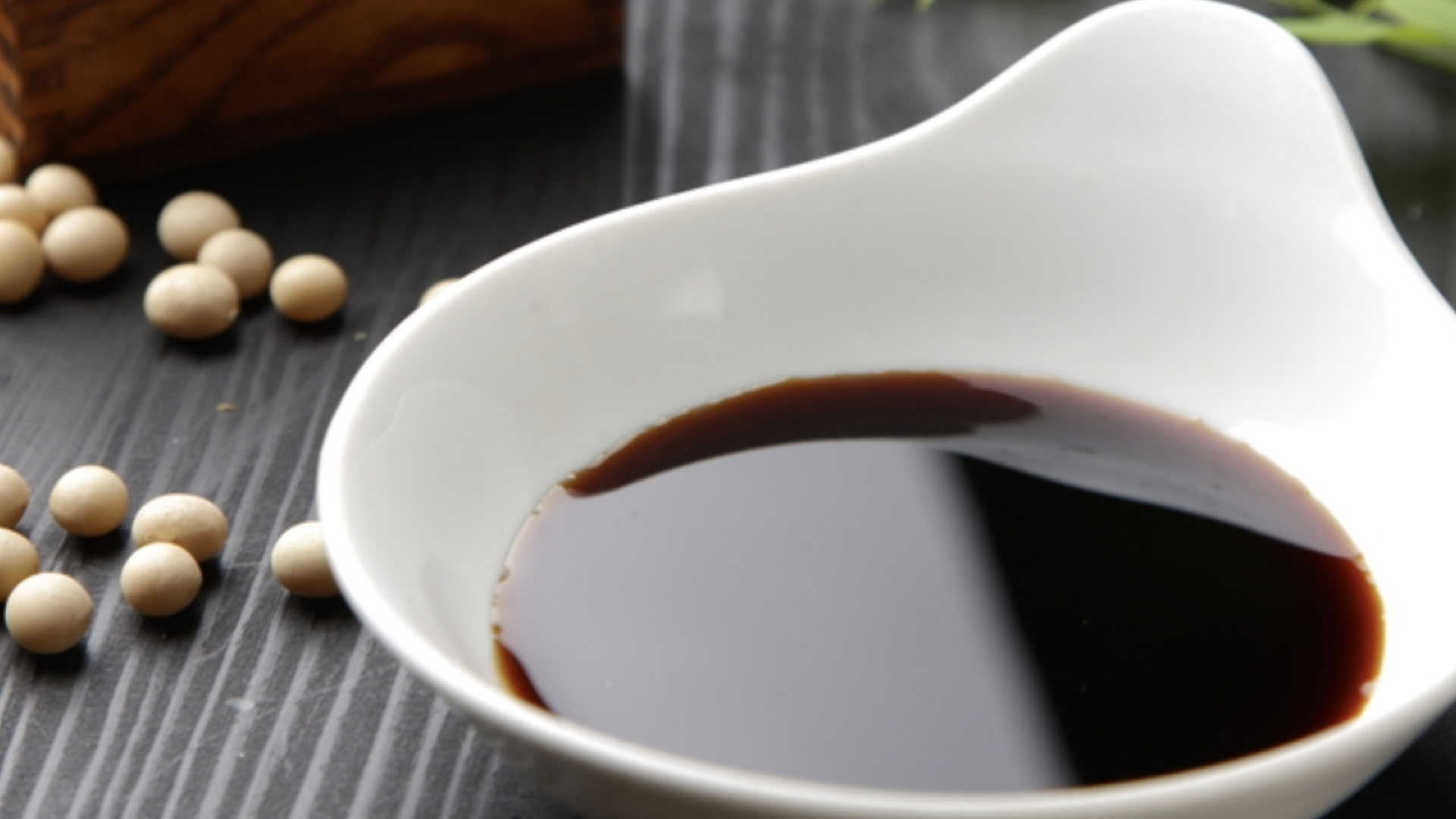 8 Raisons de Ne Jamais Se Passer de Sauce Soja dans Votre Cuisine 🍜🌟 2 sauce soja
