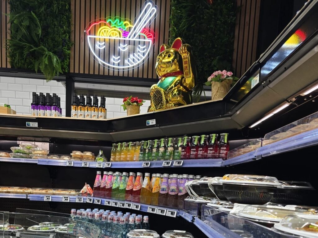 🍣 Mochis Mochis : Les stands de sushis qui dynamisent les grandes surfaces en France 2 stands de sushis
